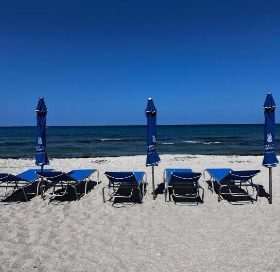 Апартаменты 3 Спальни, Ritz Carlton Luxurious Residence On Singer Island