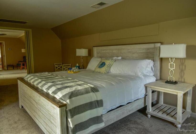 Номер Deluxe Кровать Кинг, The Yellow Rose Of Talbot Bed And Breakfast