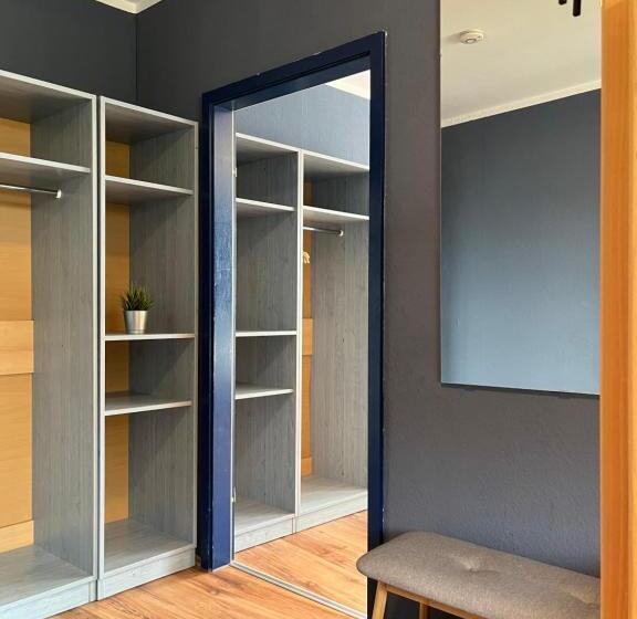 Кровать в Общей Комнате, Blue Doors Hostel Ktv