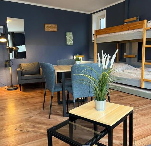 Кровать в Общей Комнате, Blue Doors Hostel Ktv