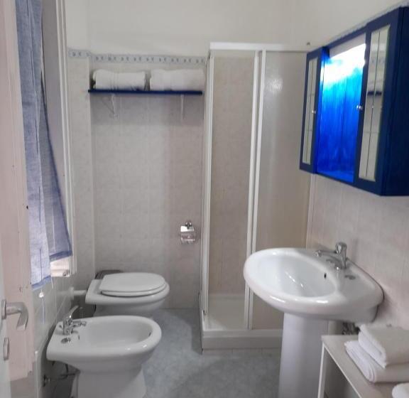 اتاق لوکس با چشم‌انداز دریا, Ely Sea
