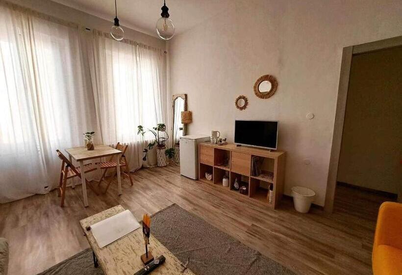اتاق استاندارد, Auximum Appartamenti