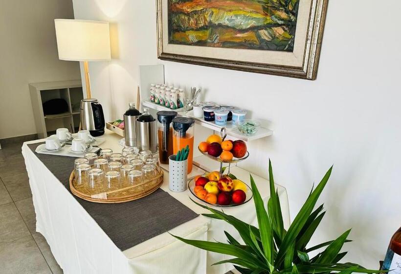 Люкс Deluxe Вид на Море, Invilla Bed&breakfast   Quality Rooms