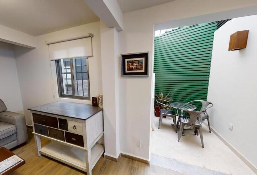 Junior Suite, Tokio Suites
