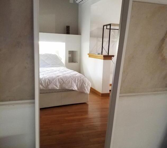 Номер Стандарт Трехместный, Contemporary Rooms