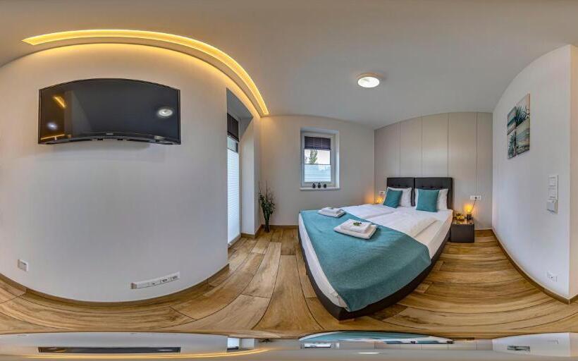 Апартаменты 1 Спальня Вид на Бассейн, Villa7