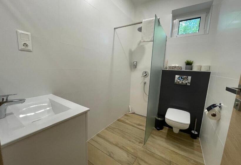 Апартаменты 1 Спальня Вид на Бассейн, Villa7