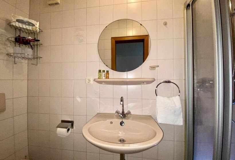 Семейный Номер, Winzerhaus Im Oberdorf   Fewo U Zimmer   Auch Kombinierbar