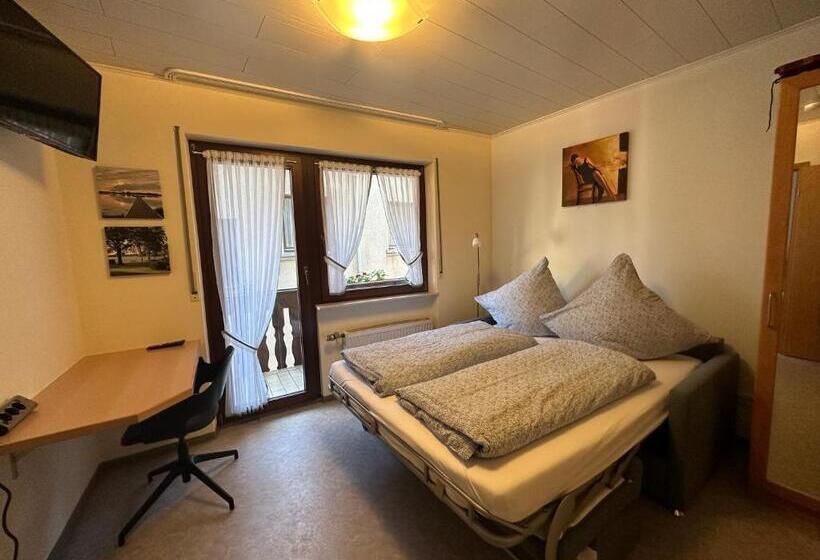 带1个卧室的带阳台的公寓, Winzerhaus Im Oberdorf   Fewo U Zimmer   Auch Kombinierbar