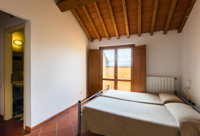 Номер Стандарт с Террасой, Student S Hostel Gowett