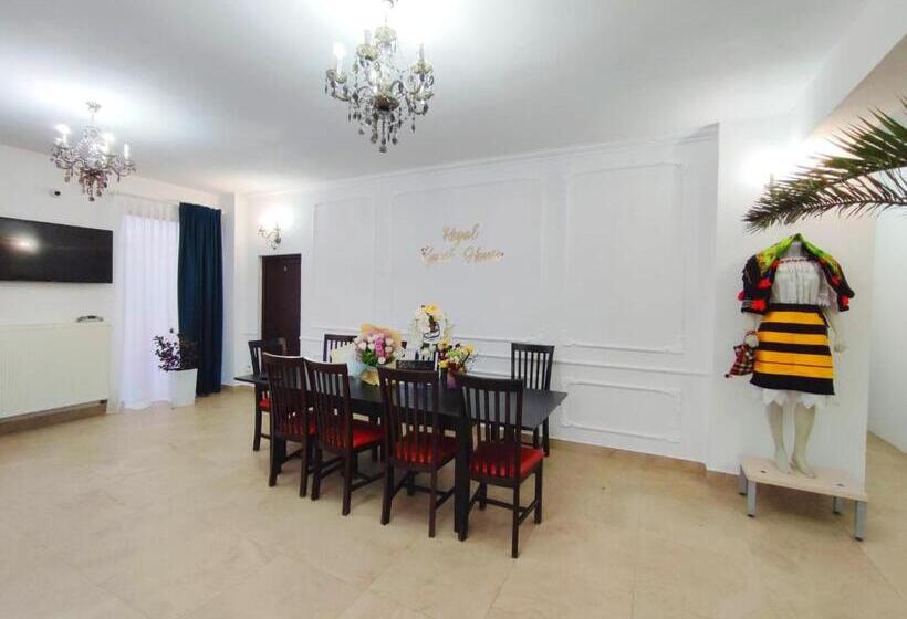 Номер Стандарт с Террасой, Regal Guest House