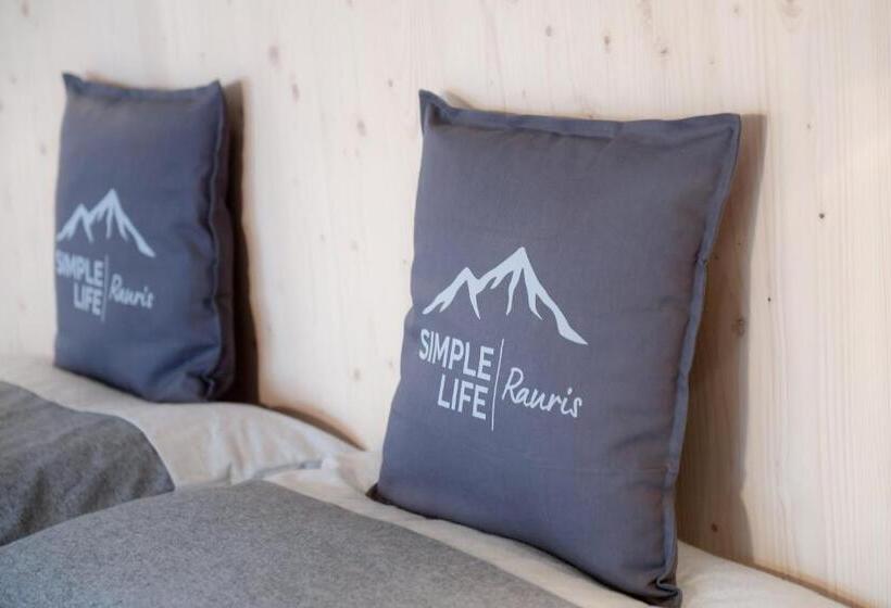 Апартаменты 1 Спальня с Балконом, Simple Life Apartments