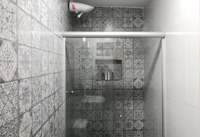 Quarto Triplo Estandar, Lux Pousada