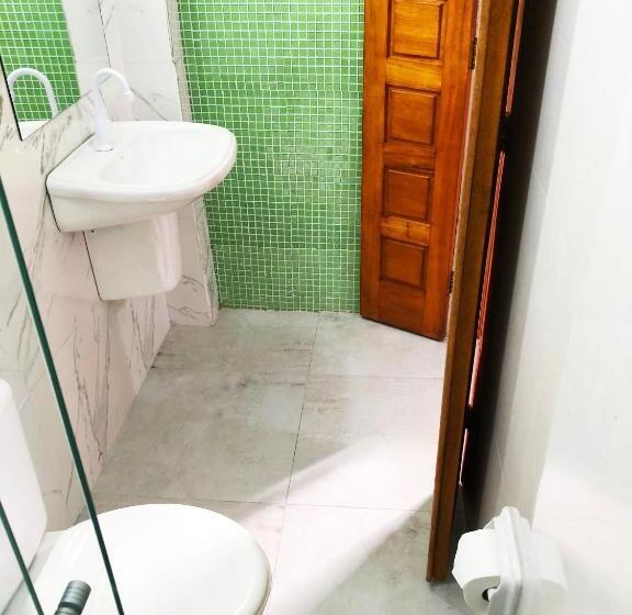 Quarto Quádruplo Estandar, Lux Pousada