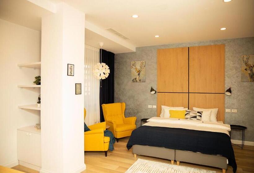 اتاق لوکس, Manolle Boutique