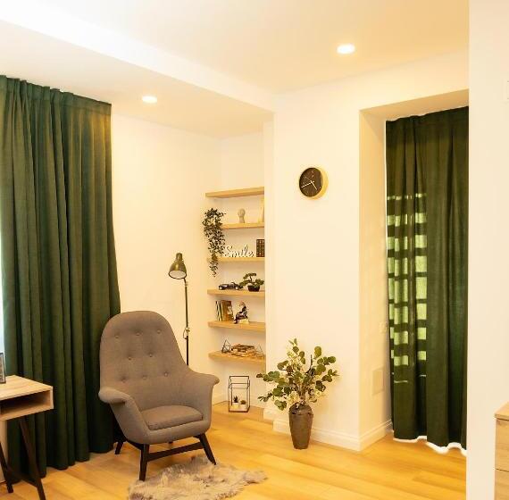 اتاق لوکس, Manolle Boutique