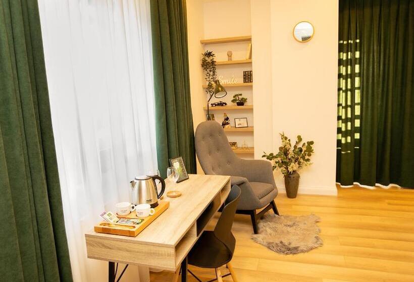 اتاق لوکس, Manolle Boutique