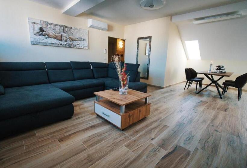 Апартаменты Пентхаус 1 Спальня, M 24 Apartments