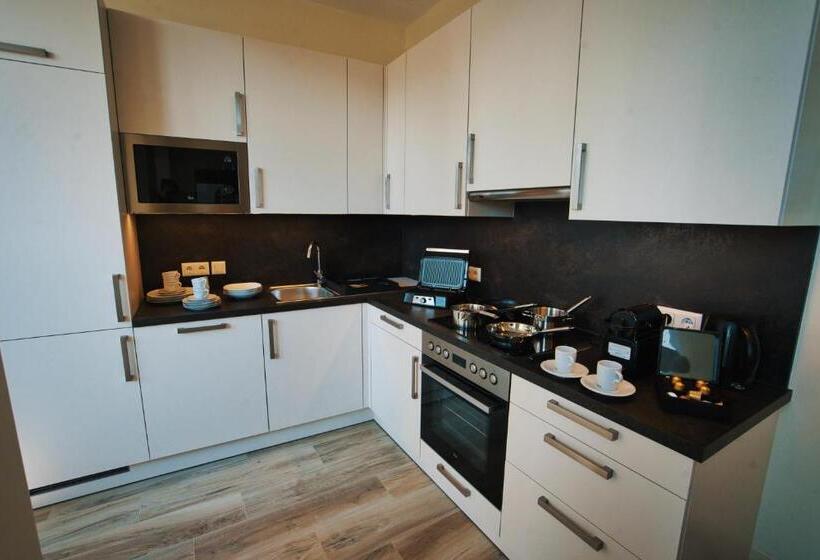 Апартаменты 2 Спальни, M 24 Apartments