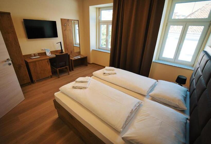Апартаменты 2 Спальни, M 24 Apartments