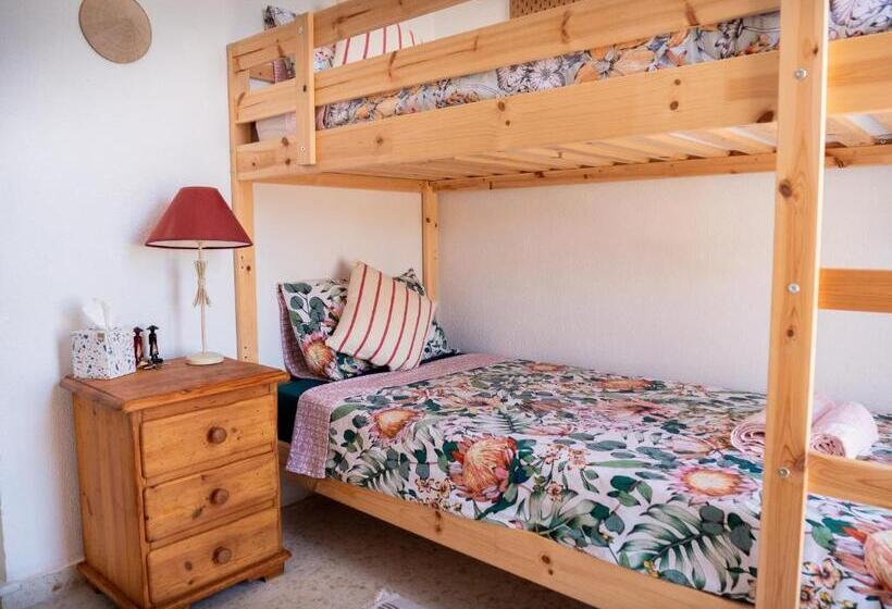 带共用浴室的标准房间, Akiteness House Tarifa