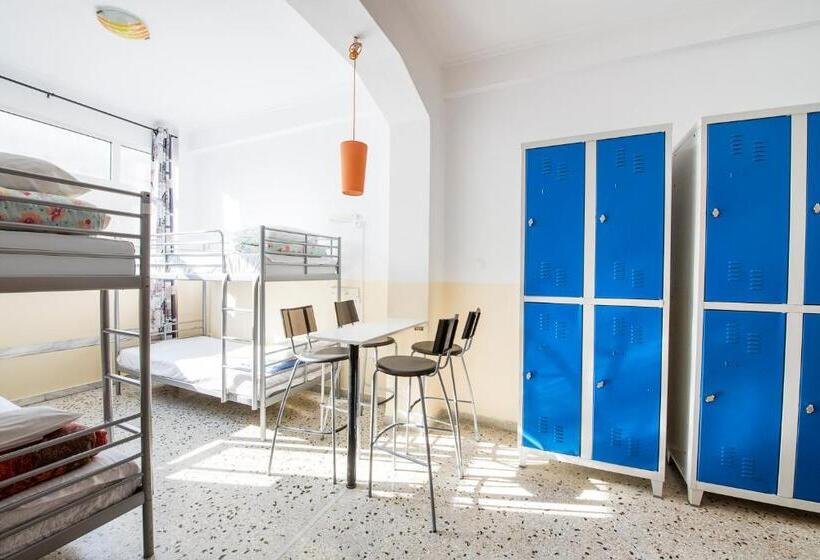 공동 객실, Safestay Athens Monastiraki