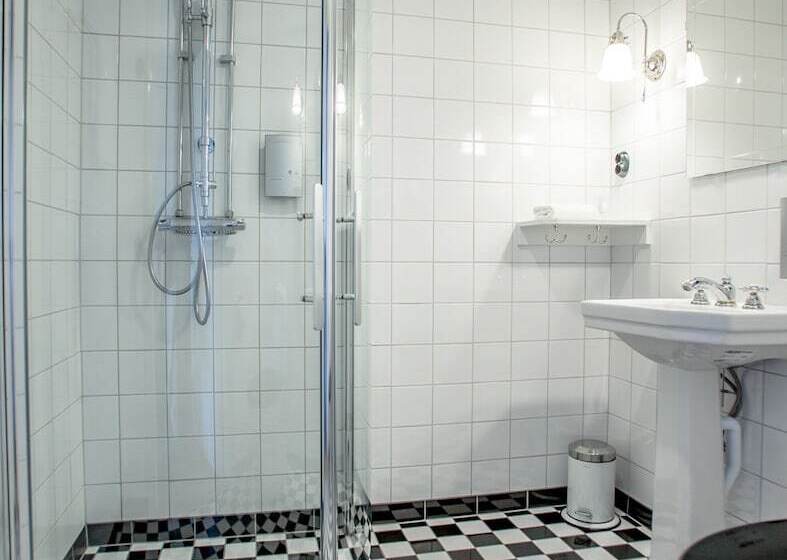 غرفة قياسية, Akademihotellet