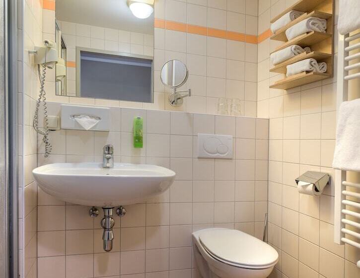 Четырехместный Номер Стандарт, Jufa Hotel Altaussee