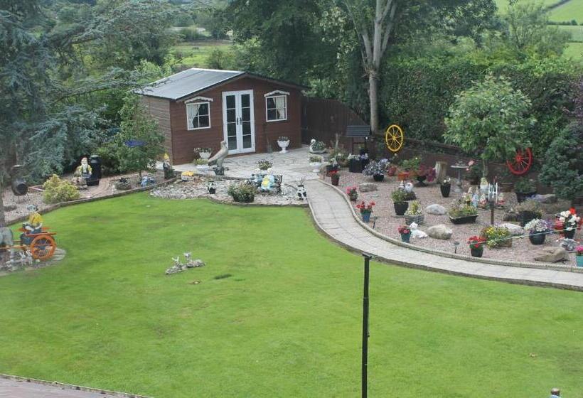 Семейный Номер, The Meadows B&b