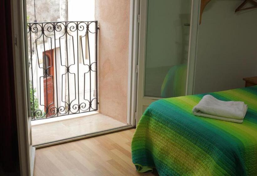 Номер Стандарт Вид на Город, Hostel Le Diablotin