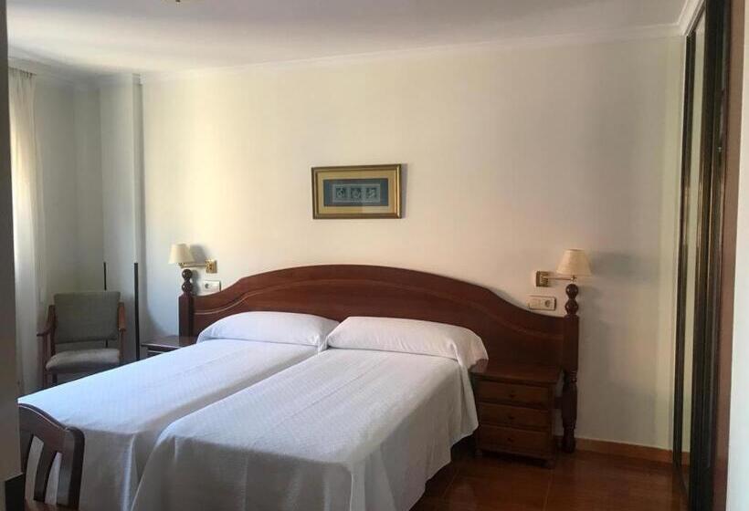 Номер Стандарт Вид на Море, Hostal O Portiño