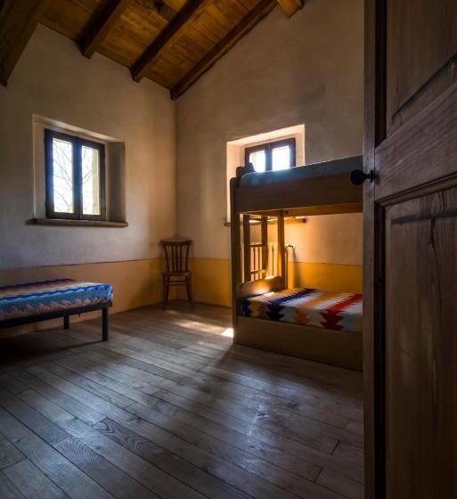 Номер Стандарт Четырехместный Совместный Санузел, Ostello Podesteria Di Gombola   Arte E Territorio
