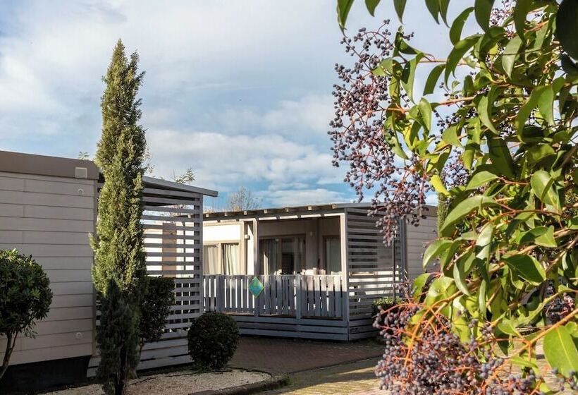 کلبه ییلاقی سوپریور یک خوابه, Hu Roma Camping In Town