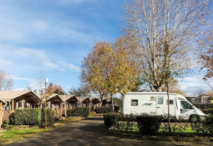 چادر با خدمات رفاهی استاندارد, Hu Roma Camping In Town