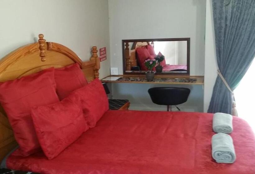 디럭스 룸, Chariots Guest House