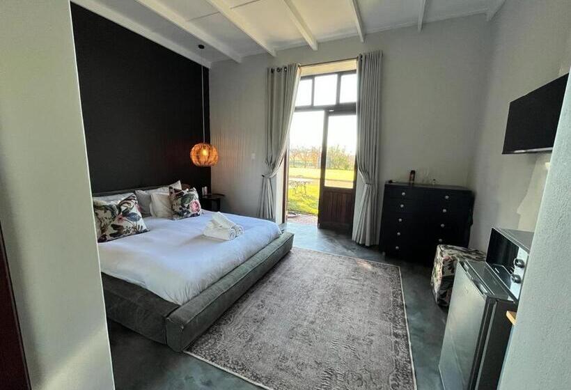 Семейный Номер, Tzamenkomst River Lodge