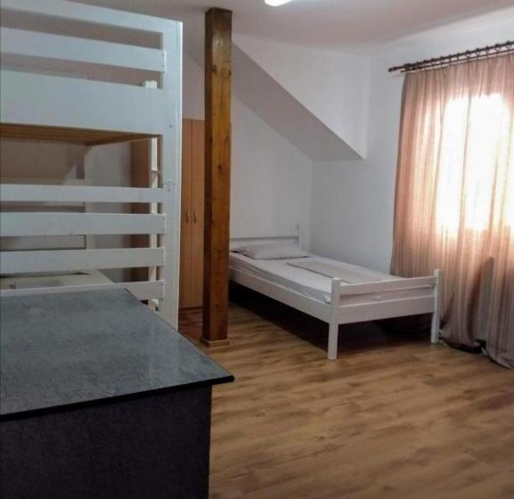 스탠다드 트리플 룸, Sport Hostel Cluj