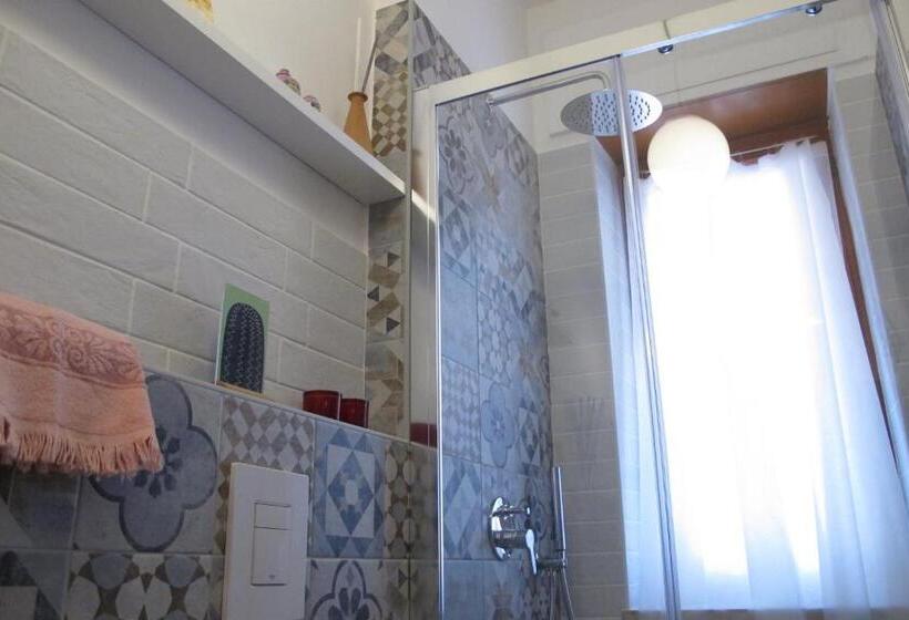 スタンダードルーム, A Casa Di Andrea E Lucia