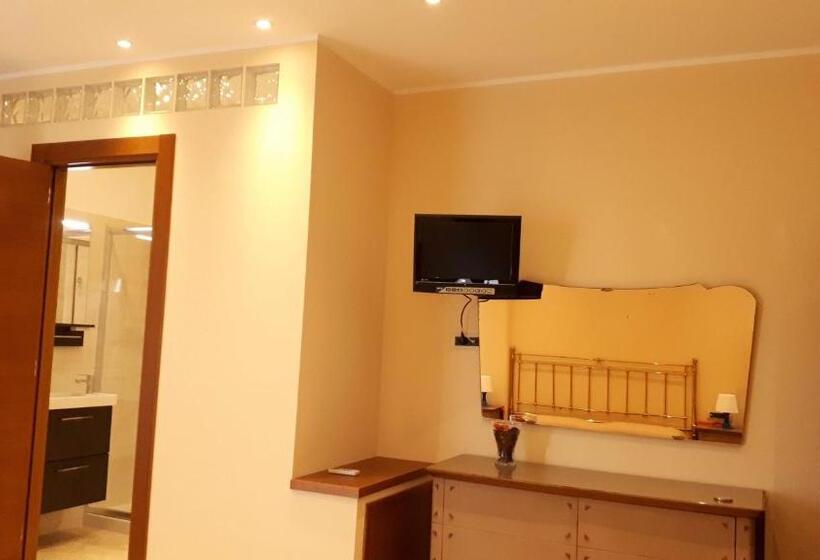 اتاق استاندارد با تراس و چشم‌انداز کوهستان, B&b Aurora