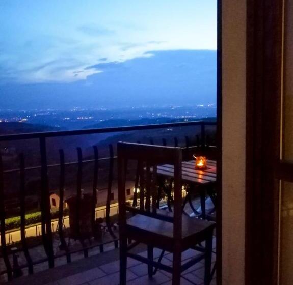 带大床的豪华间, Villa Belvedere Langhe