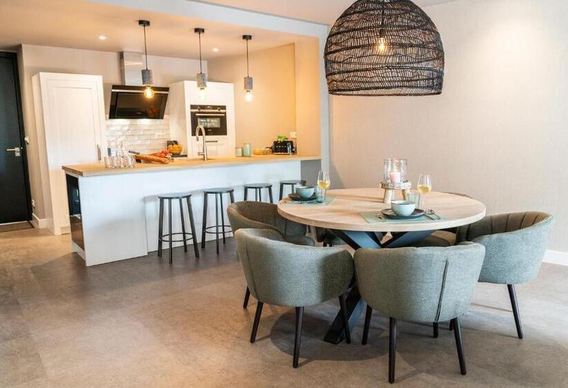 Апартаменты 2 Спальни, Just Texel Suites & Apartments