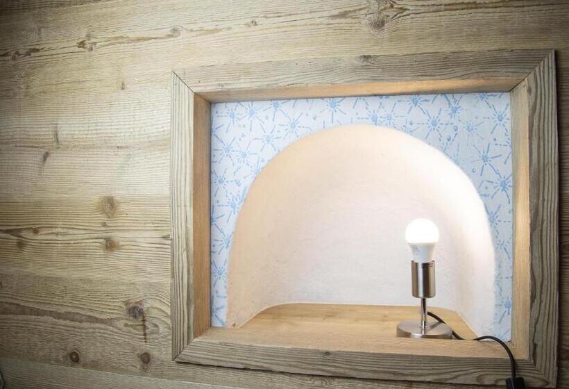 جناح جونيور مزوَّد بتراس, B&b Cedavécia