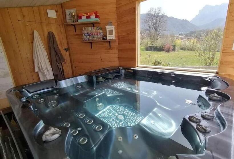 Семейный Номер Вид на Горы, Chambre Familiale Le Pêcher