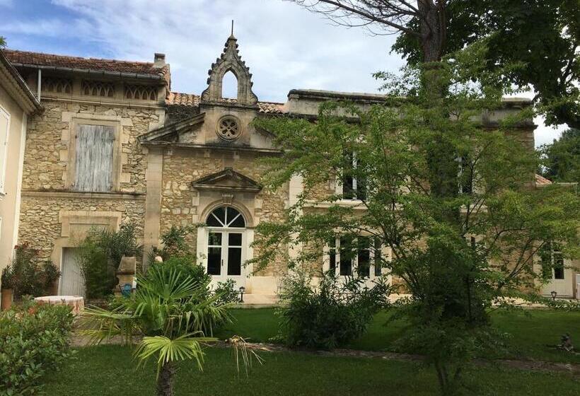 اتاق استاندارد با چشم‌انداز باغ, La Chapelle