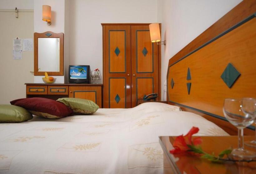 Quarto Estandar, Barbouni Hotel & Studios