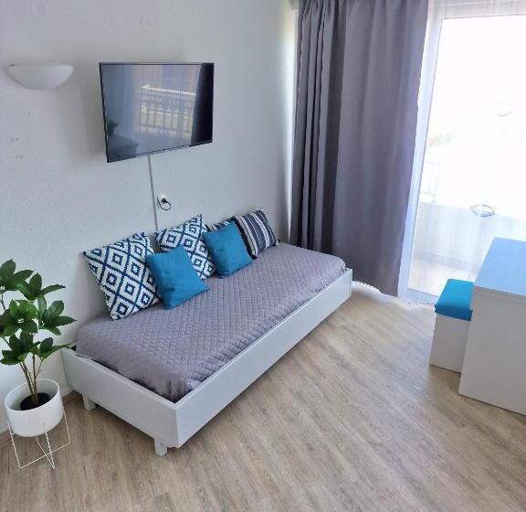 Четырехместный номер Премиум, Blue Eyes Apartments