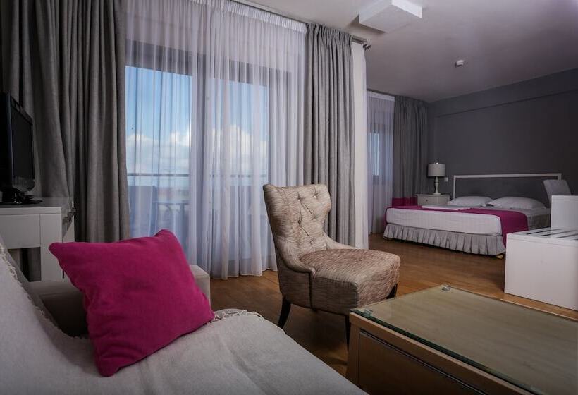 Полулюкс, Krotiri Resort