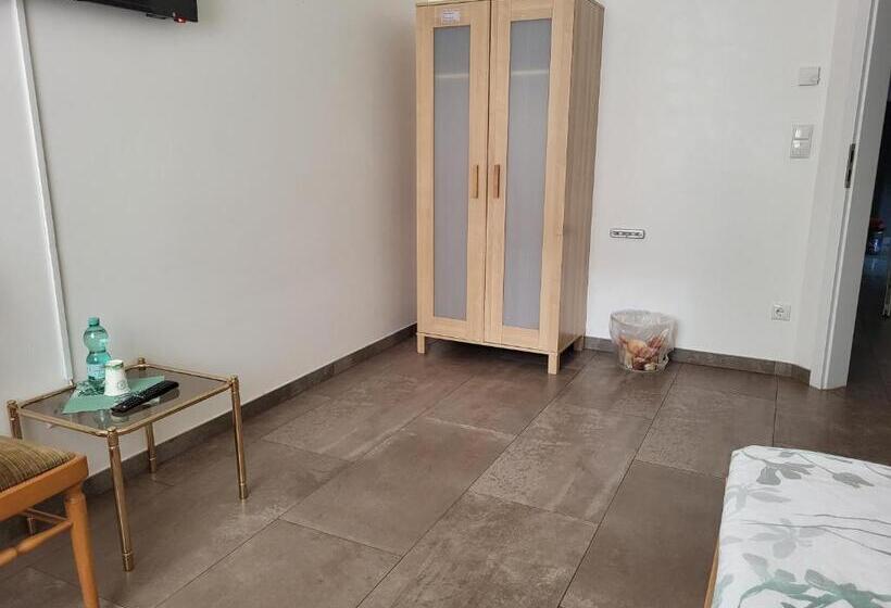 غرفة قياسية فردية, Seelze Letter Monteurzimmer / Apartment / Messezimmer