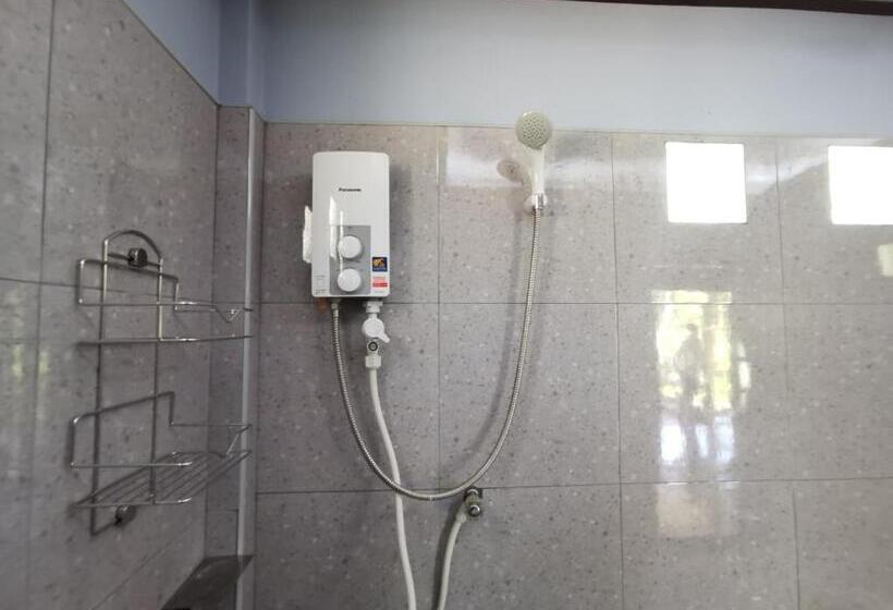 חדר משפחתי נוף לגינה, Walk In Homestay