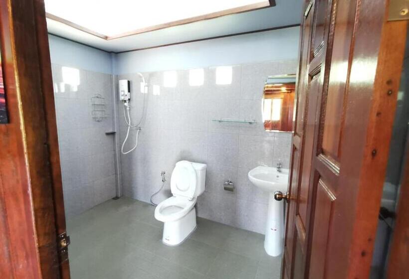 חדר משפחתי נוף לגינה, Walk In Homestay